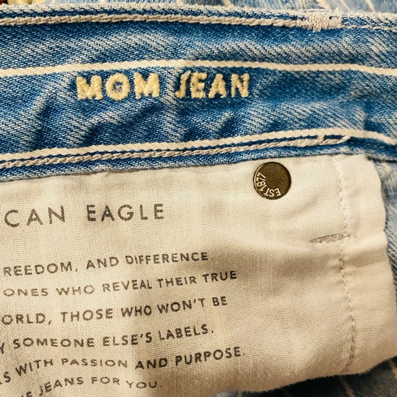 AEO American Eagle Striped High Rise Mom Jeans Size 12 Short - Picture 6 of 7